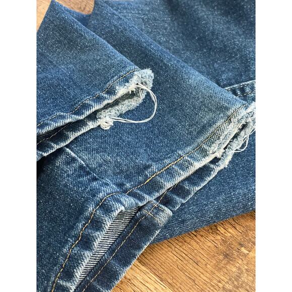 Wrangler Men's distressed denim blue jeans 40 x 32 - Picture 6 of 12